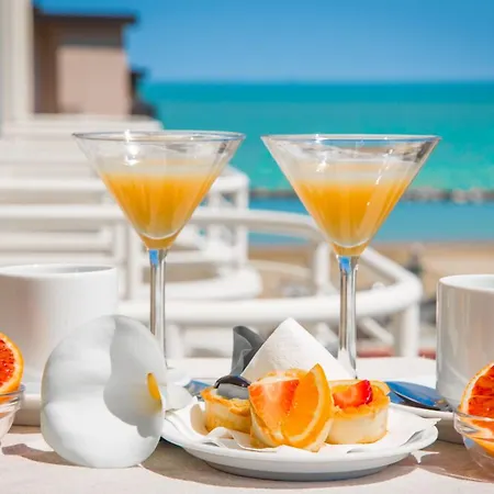 Hotel Mediterraneo Hotel&suites 3*