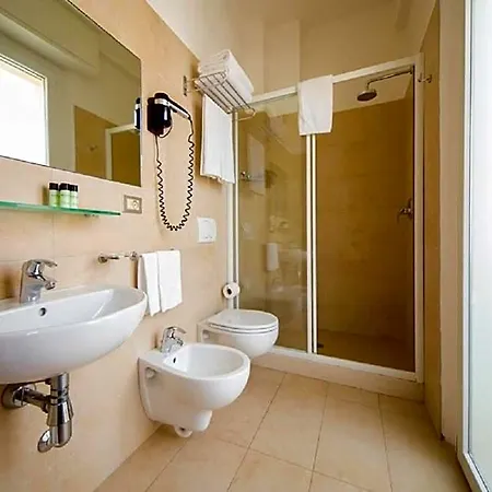 Hotell Mediterraneo & 3*