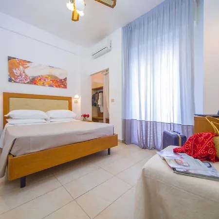 Hotell Mediterraneo & 3*