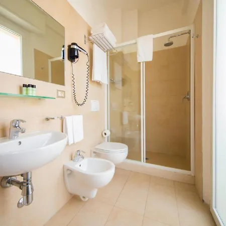 Hotel Mediterraneo & 3*