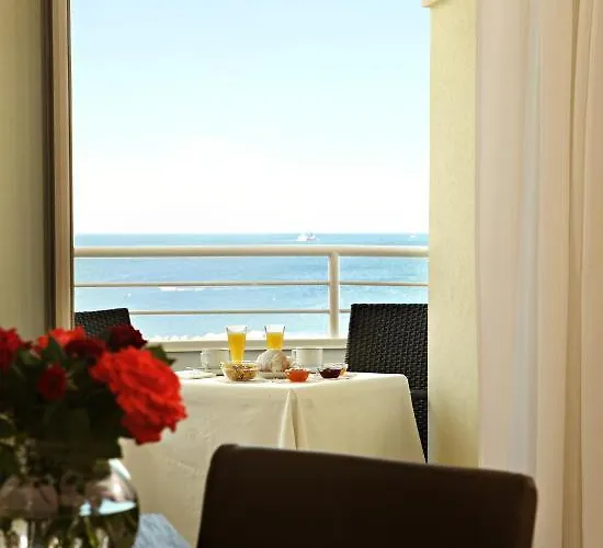 Mediterraneo & 3*
