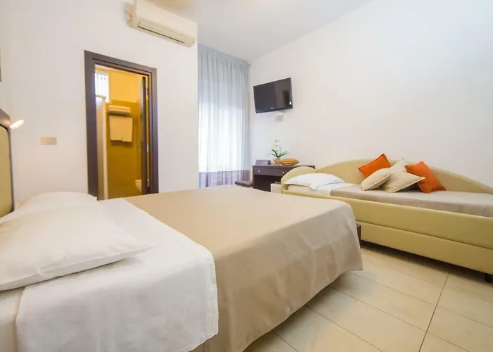 Hotel Mediterraneo &