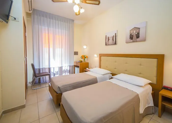 Hotel Mediterraneo & 3*