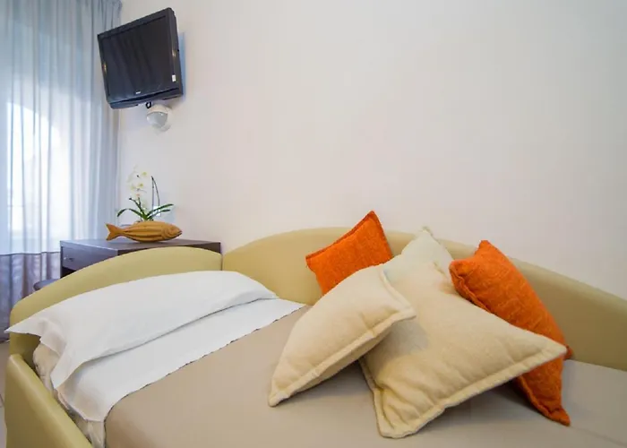 Hotel Mediterraneo &