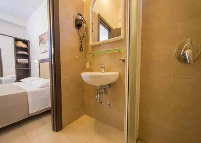 Hotel Mediterraneo & 3*